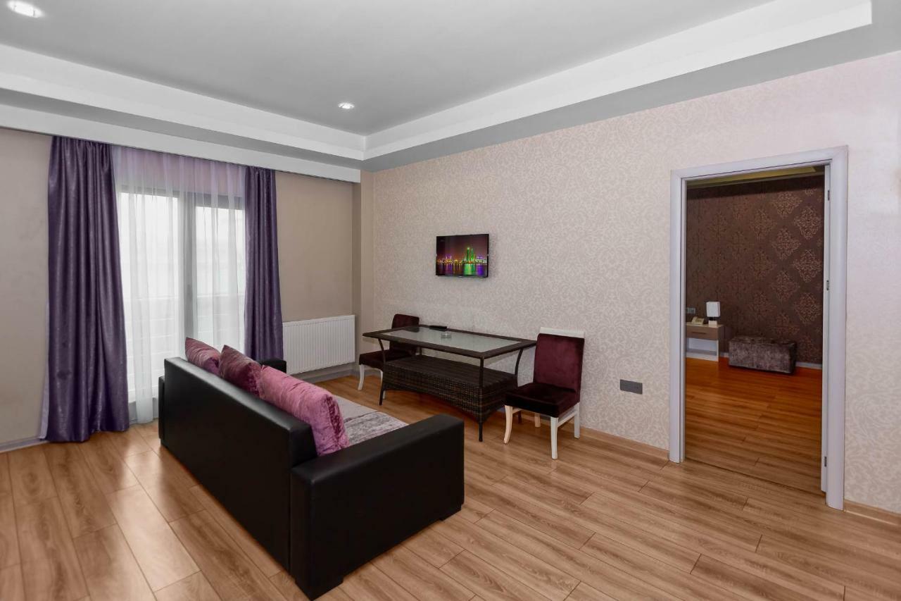 Diplomat Suites Баку Екстериор снимка