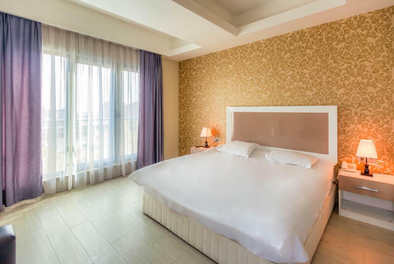 Diplomat Suites Баку Екстериор снимка